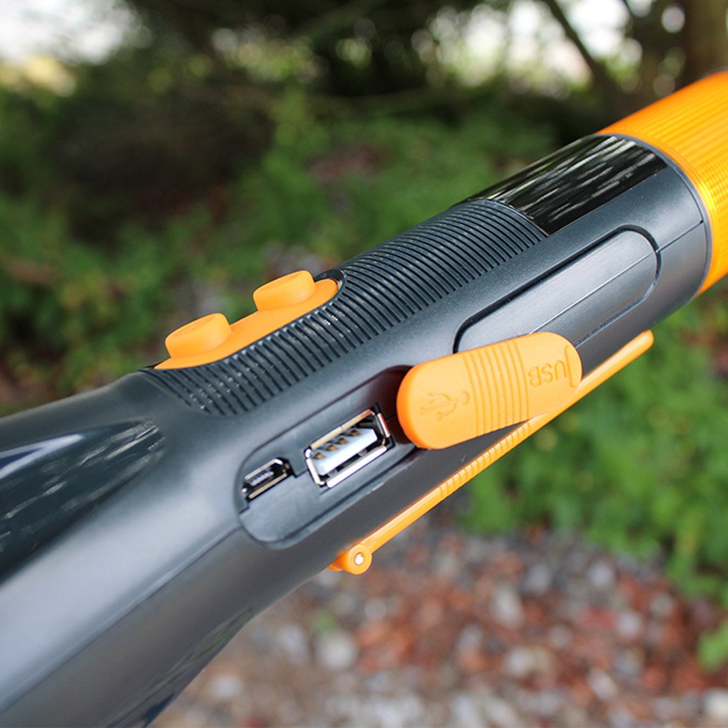 All-In-One Auto Emergency Tool USB port